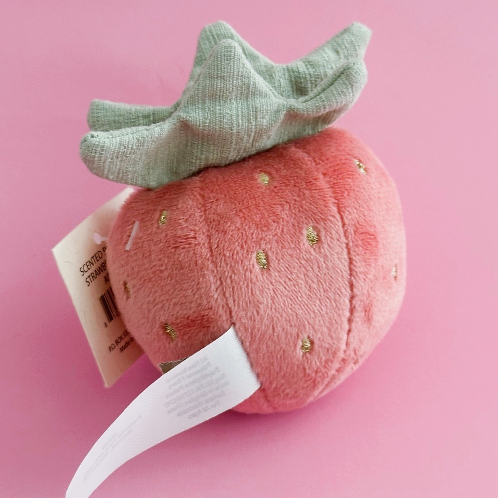 MON AMI - Strawberry Scented Plush Toy - Picture 6 of 14